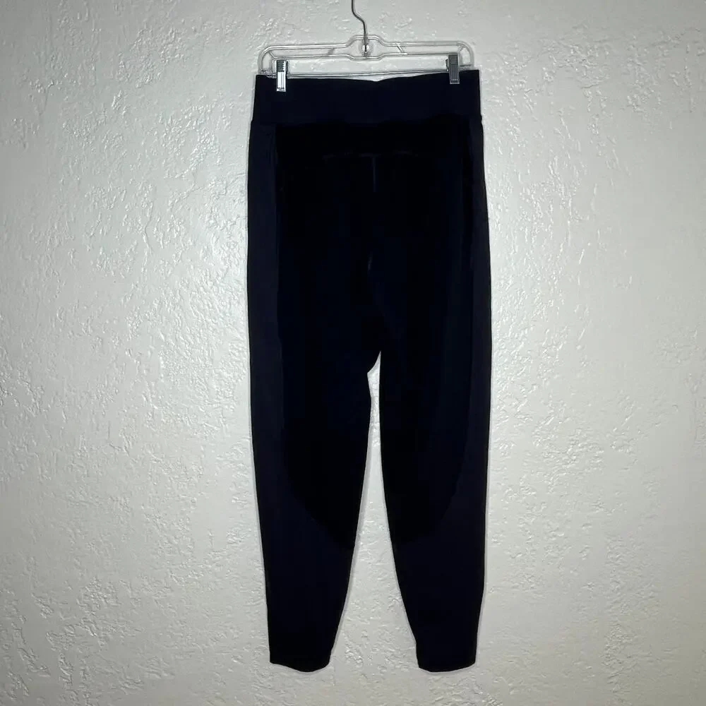 Athleta Run With It Featherweight Stretch Tapered Pant Black MT - Picture 3 of 9